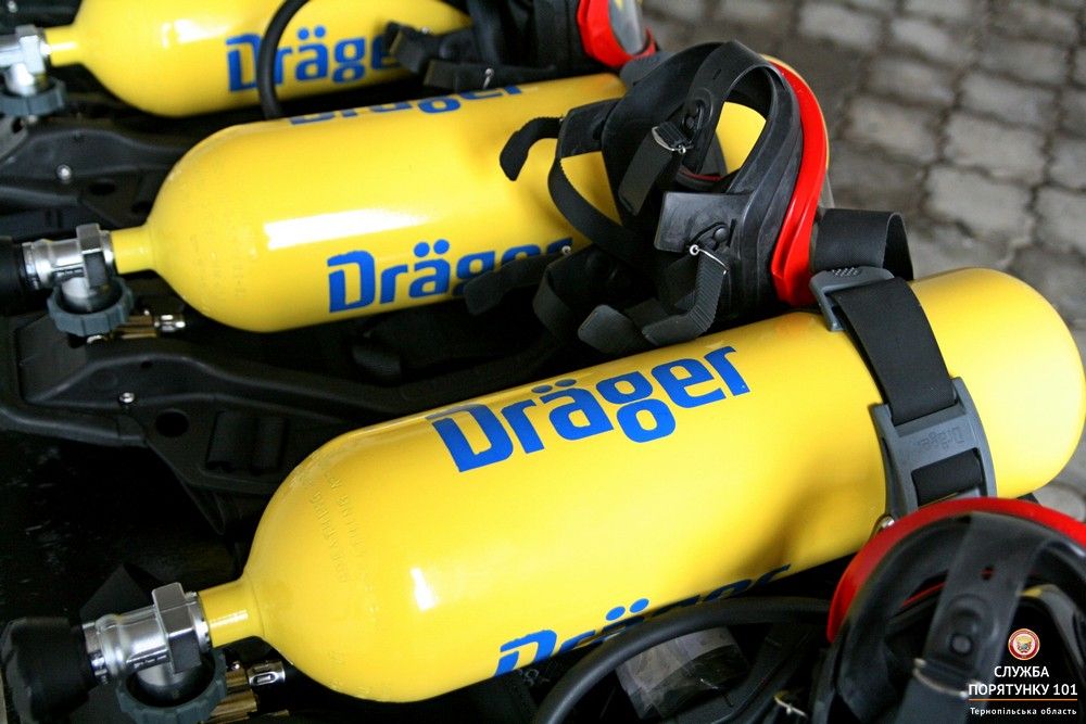 На Тернопільщині рятувальники отримали апарати для захисту органів дихання на 200 тисяч гривень На Тернопільщині рятувальники отримали апарати для захисту органів дихання на 200 тисяч гривень