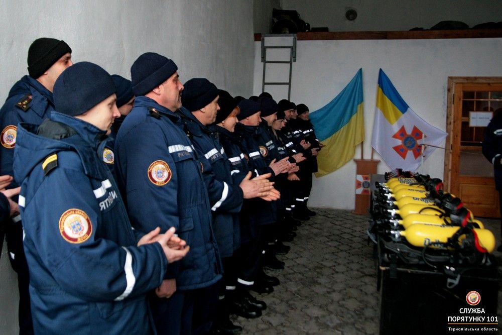На Тернопільщині рятувальники отримали апарати для захисту органів дихання на 200 тисяч гривень На Тернопільщині рятувальники отримали апарати для захисту органів дихання на 200 тисяч гривень