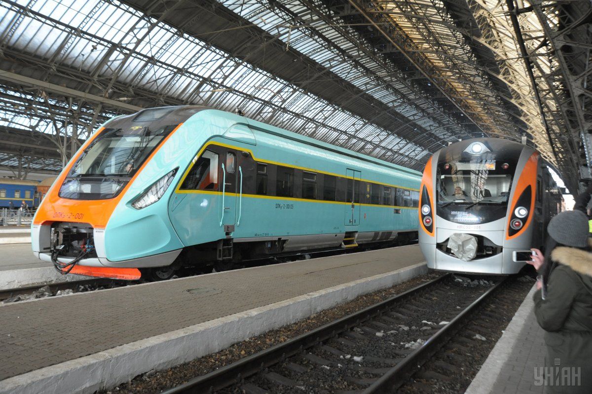 Поезд "Киев – Тернополь" будет курсировать с 29 декабря по 7 января / фото УНИАН Поезд "Киев – Тернополь" будет курсировать с 29 декабря по 7 января / фото УНИАН