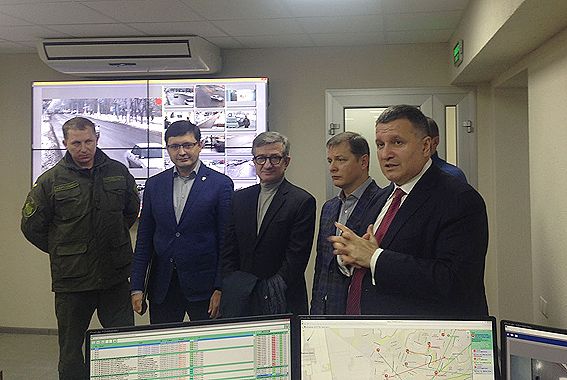 В Мариуполе открыли аналитический центр, который будет собирать данные со всех камер наблюдения на Донетчине В Мариуполе открыли аналитический центр, который будет собирать данные со всех камер наблюдения на Донетчине