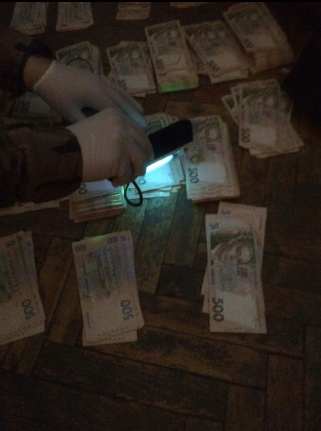 Чиновник Міноборони вимагав хабар у розмірі 350 тисяч гривень / facebook.com/MatiosAnatolii Чиновник Міноборони вимагав хабар у розмірі 350 тисяч гривень / facebook.com/MatiosAnatolii