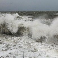 Шторм в Одессе: женщина утонула, пытаясь спасти сына