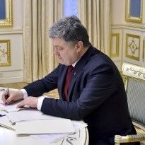 Poroshenko enacts law on re-integration of Donbas