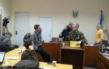 Пострадавшие во время разгона Майдана активисты заблокировали зал суда