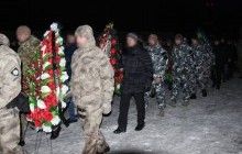 "Люди непритомніли від горя": в різних куточках України поховали трьох жертв стрілянини у Княжичах (фоторепортаж, відео)