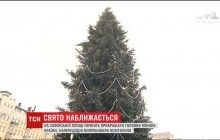 "Припорошена сверкающим снежком": журналистам показали огни главной новогодней елки Украины (видео)
