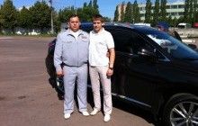 По стопам старшего коллеги: 24-летний прокурор записал на бабушку Porsche Cayenne