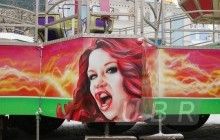 Киевлян возмутило вульгарное "украшение" рождественского колеса обозрения в центре города - СМИ
