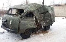 На Луганщині автобус зіткнувся з військовим авто, є постраждалі (фото)