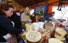 У столиці готують дві тонни "олів'є" для бійців на передовій (фото, відео)