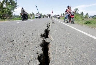 В Индонезии резко возросло количество жертв сильного землетрясения