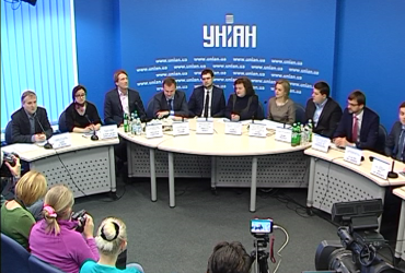"Скільки коштуватиме новорічний кошик для українців. Прогноз цін на продукти харчування у 2017 році"