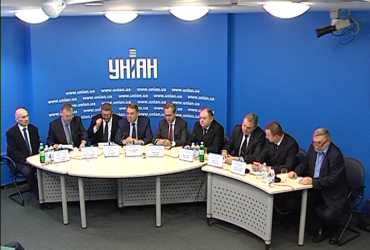 "Підсумки 2016 року для виробників автотранспортних засобів та автокомпонентів корпорації "Еталон"