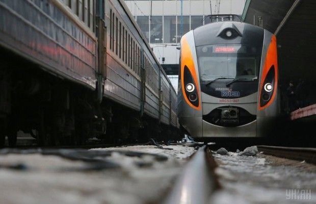 Завтра в Україні розпочинається залізничне пасажирське сполучення