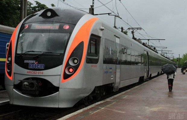 Рух поїздів з України до польського Перемишля тимчасово обмежать