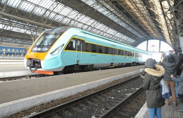 До кінця 2023 року у всіх потягах "Інтерсіті+" з'явиться інтернет від Starlink