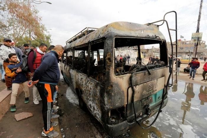 Вибух замінованого авто в Багдаді / REUTERS Вибух замінованого авто в Багдаді / REUTERS
