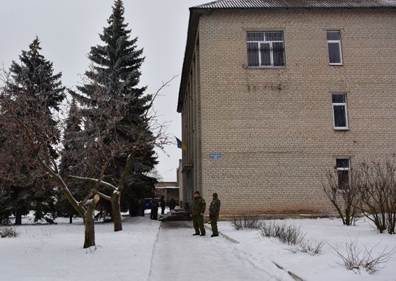 У Новолуганське повертається закон і порядок / npu.gov.ua У Новолуганське повертається закон і порядок / npu.gov.ua