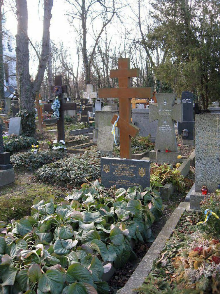 До цього часу ренту за могилу Олесі платив чех українського походження / zn.ua Ігор Булига До цього часу ренту за могилу Олесі платив чех українського походження / zn.ua Ігор Булига