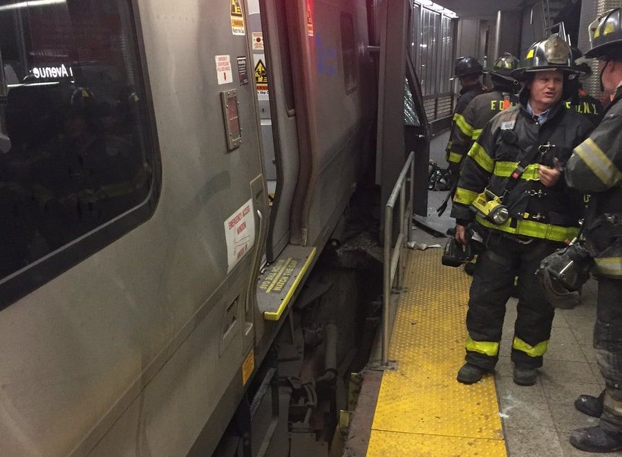twitter.com/FDNY twitter.com/FDNY
