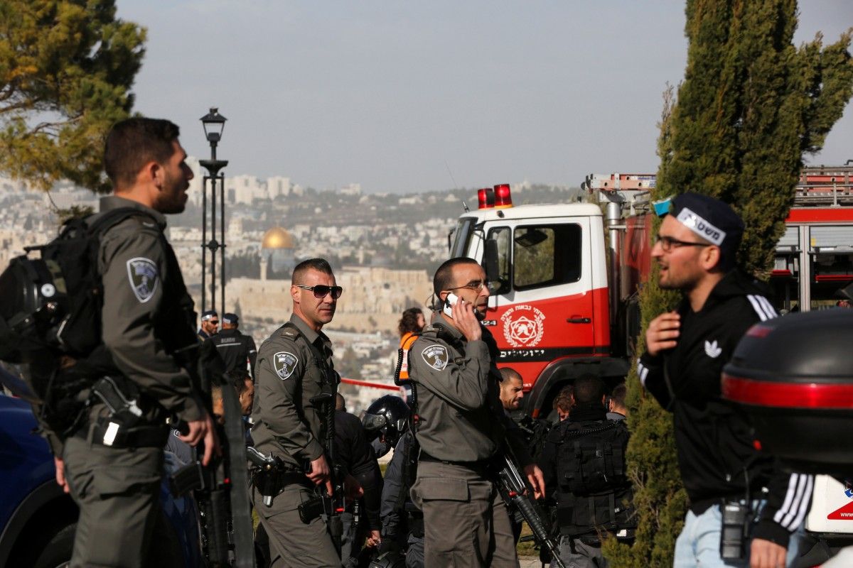 Силы безопасности Израиля на месте происшествия / REUTERS