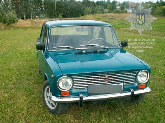 43-річний автовикрадач за три спроби не зумів заволодіти транспортним засобом / Фото dp.npu.gov.ua 43-річний автовикрадач за три спроби не зумів заволодіти транспортним засобом / Фото dp.npu.gov.ua