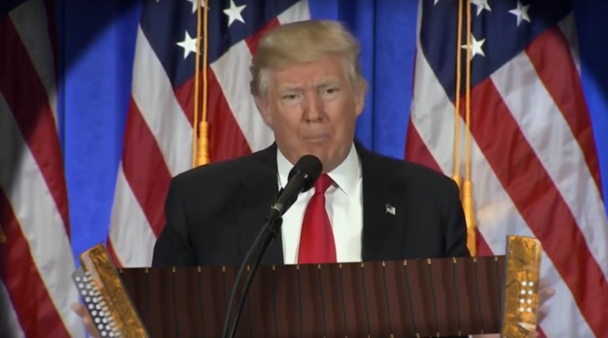 Трамп выполняет Трамп выполняет