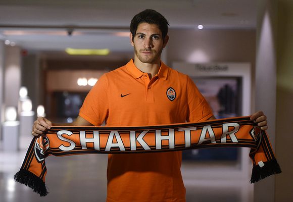 Густаво Бланко-Лещук подписал с Шахтером соглашение на 3,5 года / shakhtar.com Густаво Бланко-Лещук подписал с Шахтером соглашение на 3,5 года / shakhtar.com