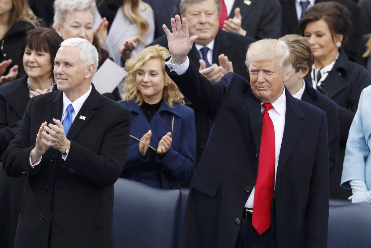 Майкл Пенс и Дональд Трамп / REUTERS Майкл Пенс и Дональд Трамп / REUTERS