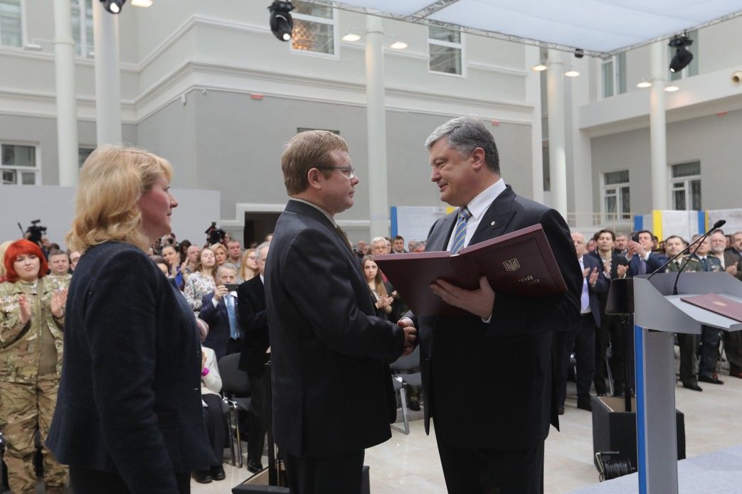 Жемчугов наголосив, що попереду - боротьба до переможного завершення війни / Фото president.gov.ua Жемчугов наголосив, що попереду - боротьба до переможного завершення війни / Фото president.gov.ua