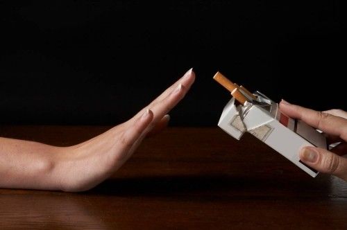 Среди мужчин в три раза больше курящих, чем среди женщин / yak-prosto.com Среди мужчин в три раза больше курящих, чем среди женщин / yak-prosto.com