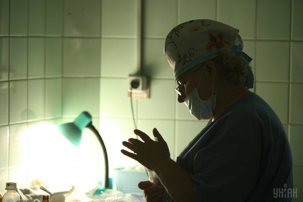 В Минздраве рассказали о ситуации с выплатами медикам, которые работают с больными коронавирусом / фото УНИАН