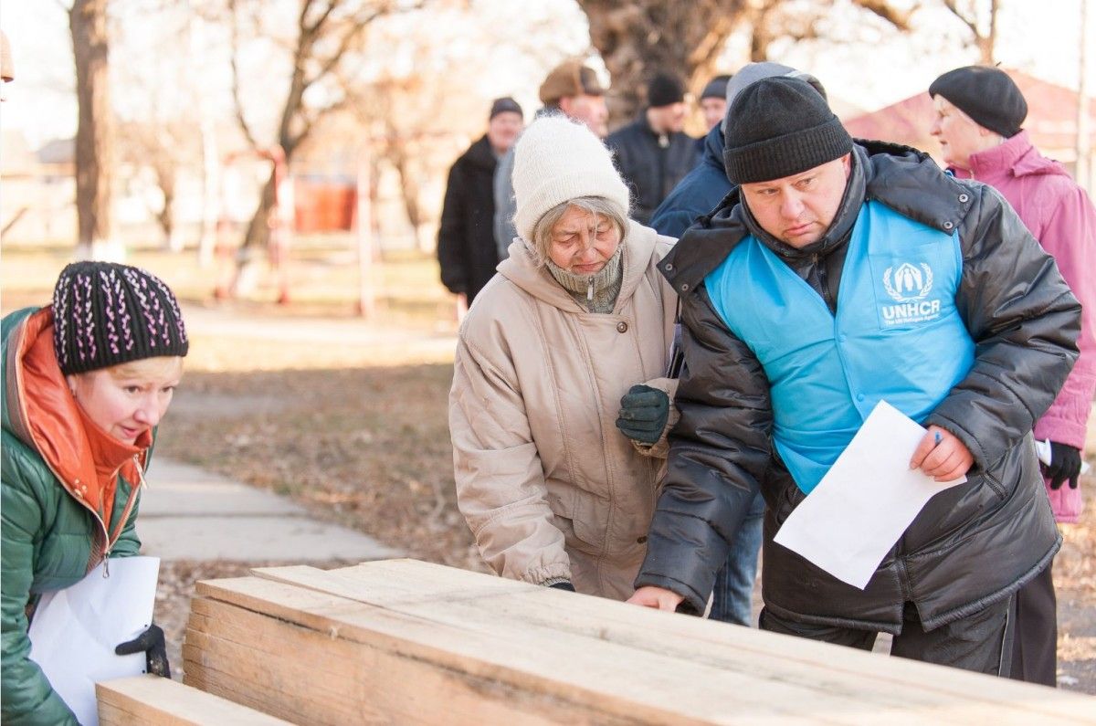 Конвой привіз більше 500 метричних тон вантажу / unhcr.org.ua Конвой привіз більше 500 метричних тон вантажу / unhcr.org.ua