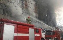 Во Львове загорелся завод "Электрон", есть пострадавшие (фото, видео)