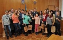 "Схід та захід разом": 15 дітей з Луганської області відсвяткують Різдво на Тернопільщині