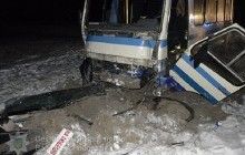 На Волині автобус із пасажирами врізався в електроопору: водій загинув, 4 пасажирів травмовані (фото)