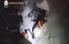В сети появилось видео из отеля, погребенного под снегом в Италии