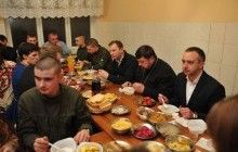 Голова Тернопільської ОДА провів Щедрий вечір спільно з бійцями Нацгвардії
