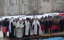 Предстоятель УПЦ в день Крещения Господня освятил воды Днепра