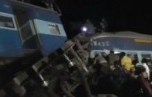 Число жертв железнодорожной аварии в Индии возросло до 26 человек