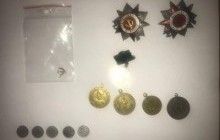 Одеситка намагалася вивезти з України ордени і особову справу генерала авіації Червоної армії