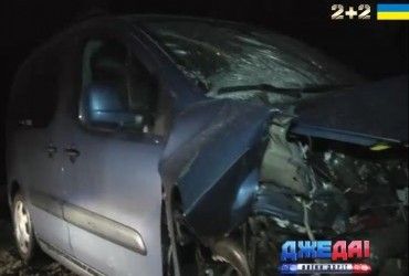 ДТП неподалік Гостомеля: водійка Сузукі влетіла в мінівен Сітроен