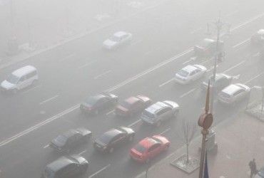 У Києві горять склади: людей попереджають про небезпеку