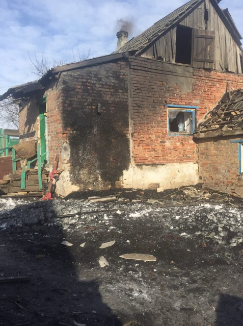 Бойовики гатять по житлових будинках / @MVS_UA Бойовики гатять по житлових будинках / @MVS_UA