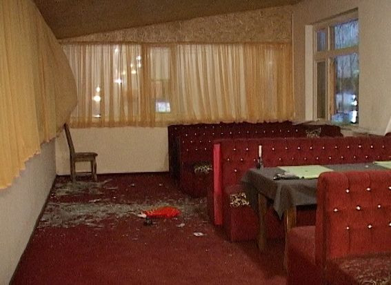 Злоумышленник бросил гранату в окно ресторана / Фото kyiv.npu.gov.ua Злоумышленник бросил гранату в окно ресторана / Фото kyiv.npu.gov.ua
