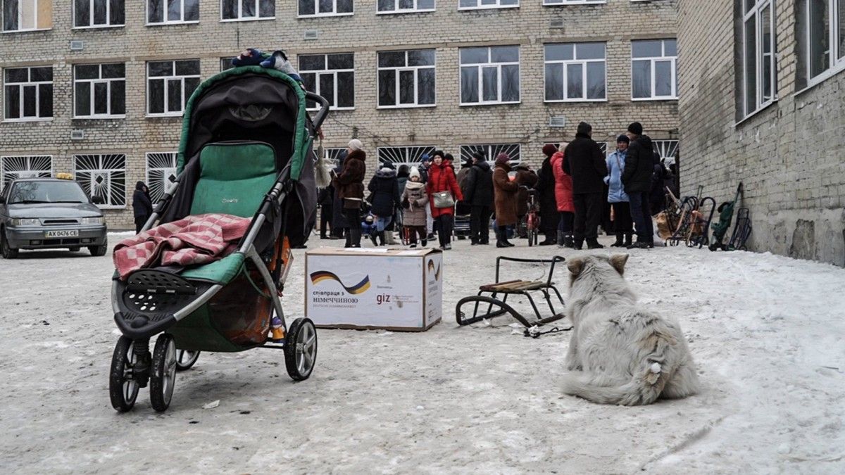 Обстріляний гуманітарний пункт в Авдіївці / Громадське Обстріляний гуманітарний пункт в Авдіївці / Громадське