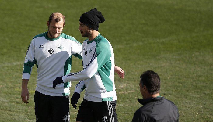 Зозуля присоединился к партнерам по "Бетису" в тренировочном процессе / Marca Зозуля присоединился к партнерам по "Бетису" в тренировочном процессе / Marca