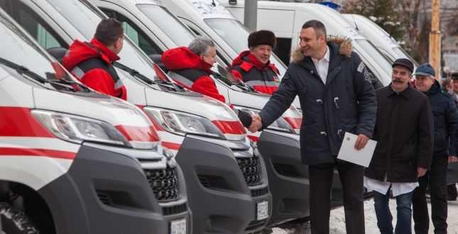 Мер Кличко під час вручення автомобілів / kievcity.gov.ua Мер Кличко під час вручення автомобілів / kievcity.gov.ua