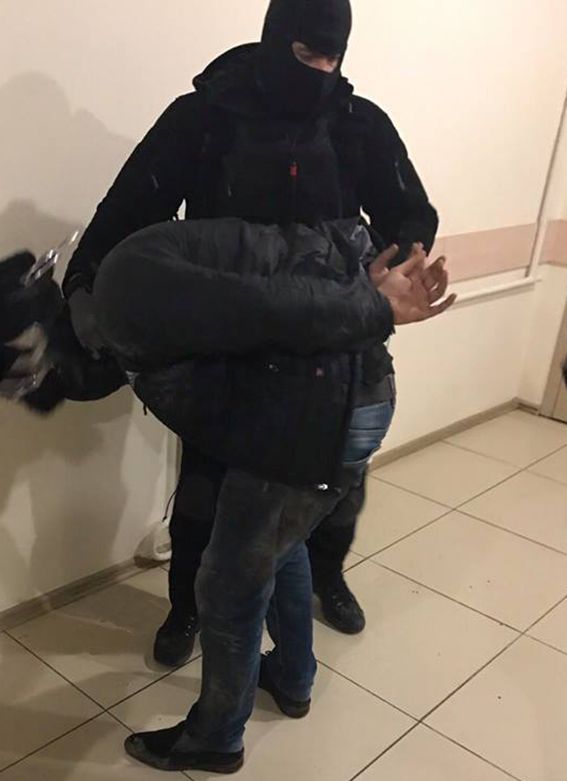 Ставленник 'вора в законе' и главарь банды: в Одессе задержали криминального авторитета (фото, видео) Ставленник 'вора в законе' и главарь банды: в Одессе задержали криминального авторитета (фото, видео)