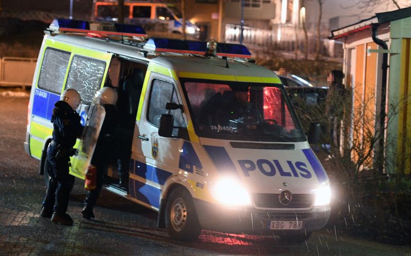 Шведским полицейским пришлось открывать огонь / Фото aftonbladet.se Шведским полицейским пришлось открывать огонь / Фото aftonbladet.se